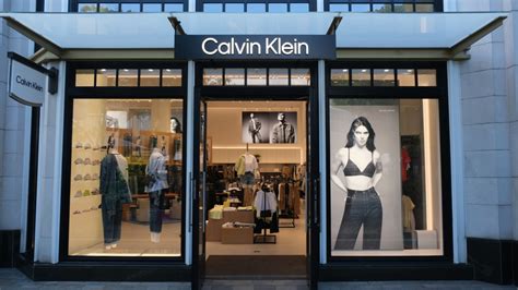 China probes Calvin Klein over Xinjiang cotton .